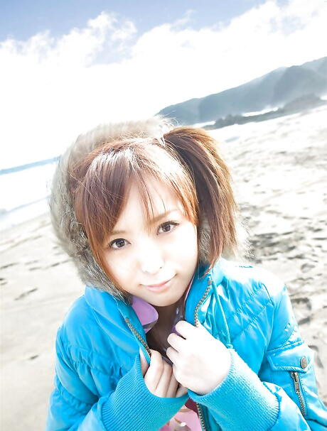 Excellent japanese babe Namiki exhibits her butt at beach